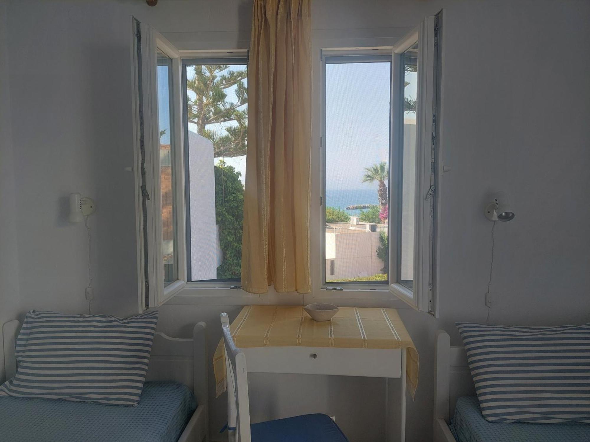 Kiki'S Dream Apartment Balcony With Sea Views クリシ・アクティ エクステリア 写真